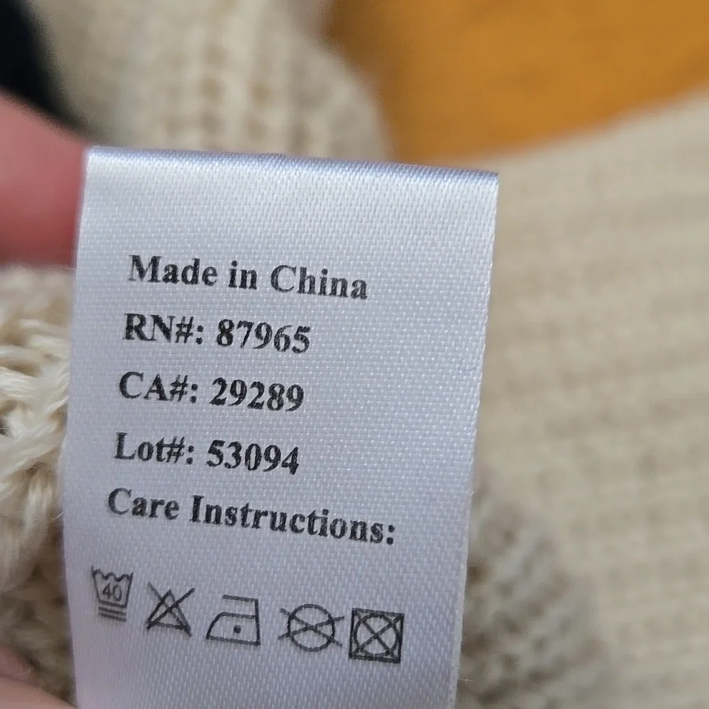 Cropped Color Block Sweater - Picture 4 of 6